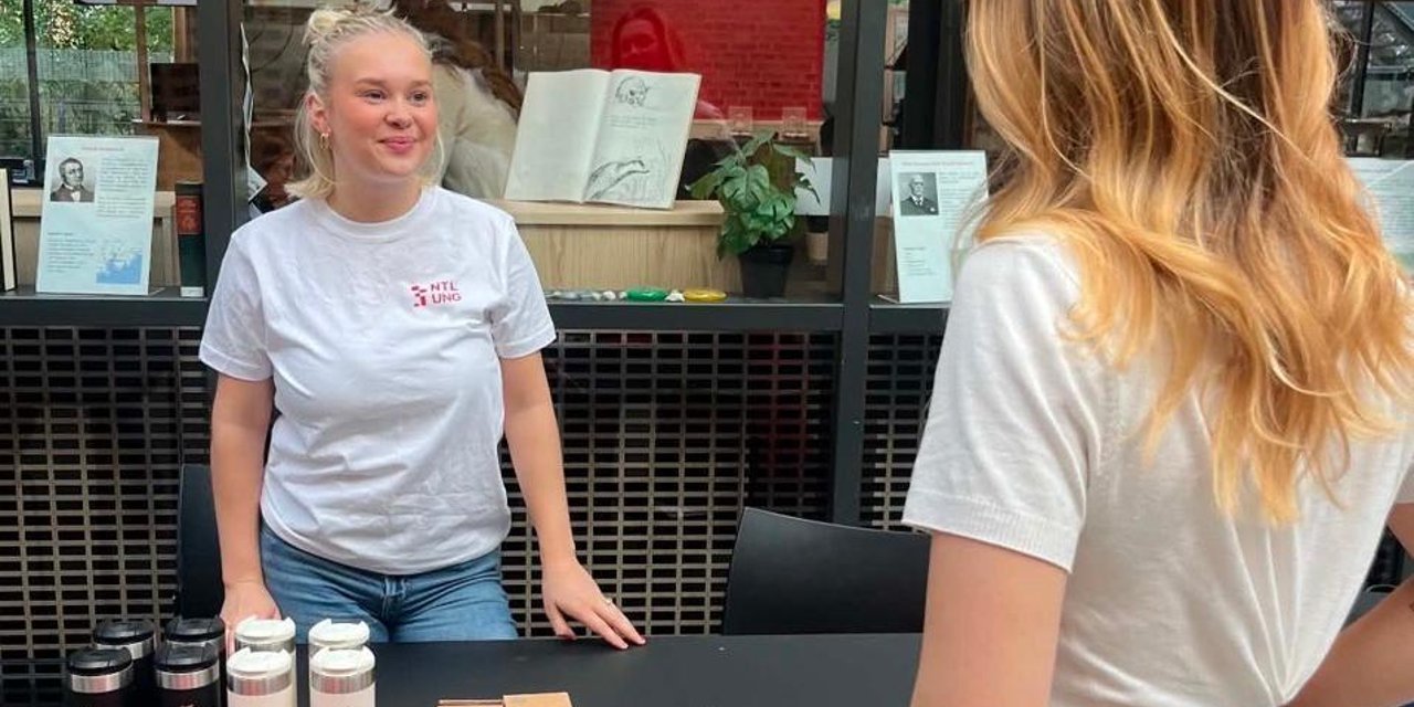 NTL Ung på stand på UiA