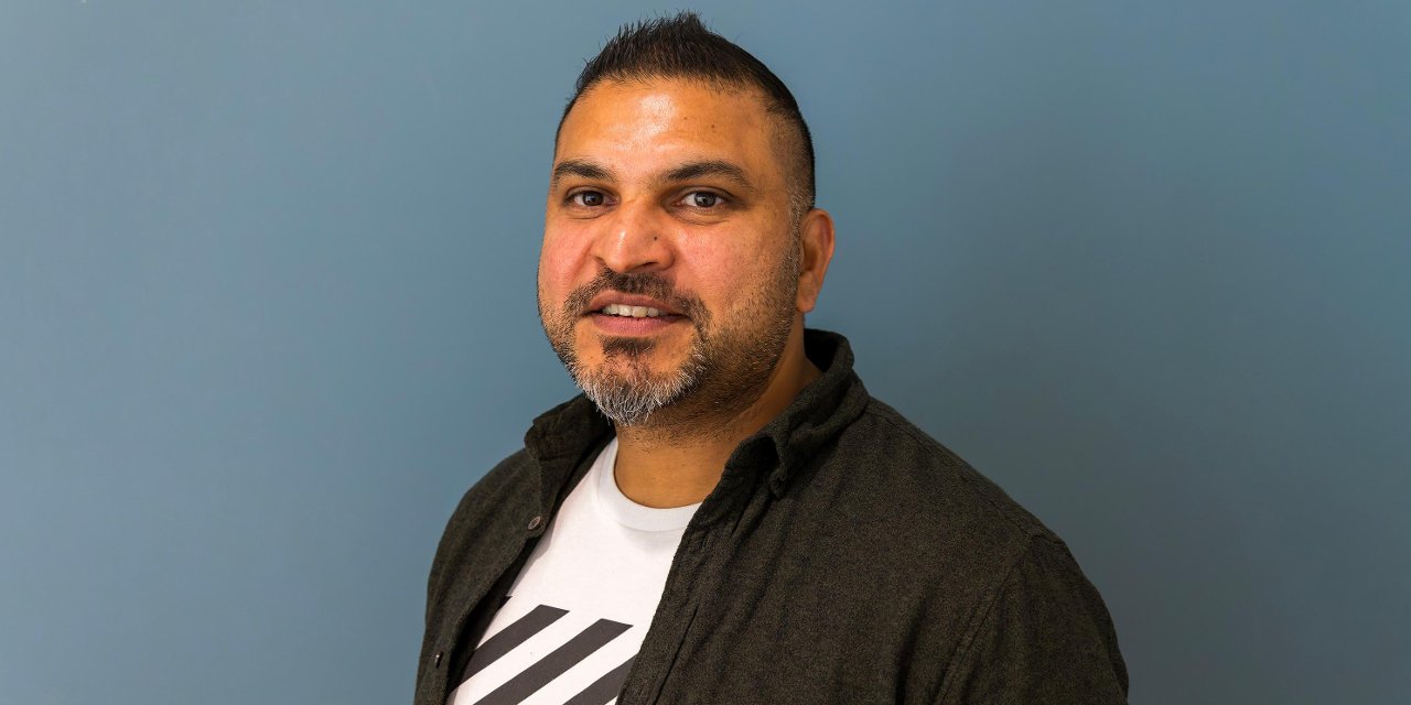 Ricky Mehmi er hovedtillitsvalgt for NTL i Nav Troms og Finnmark, en av enhetene som har blitt enige om et flatt tillegg. Alle ansatte i fylket får et lønnstillegg på 14500,- kr, i tillegg til den sentrale tildelingen som er 0,75 prosent.